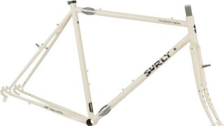 自由をスーツケースに詰める旅。Surly Traveler’s Checkを徹底解剖する