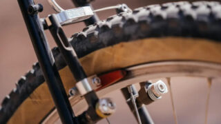 絶対的な制動力と美しさの融合。Paul「Moto-Lite」Vブレーキの真髄
