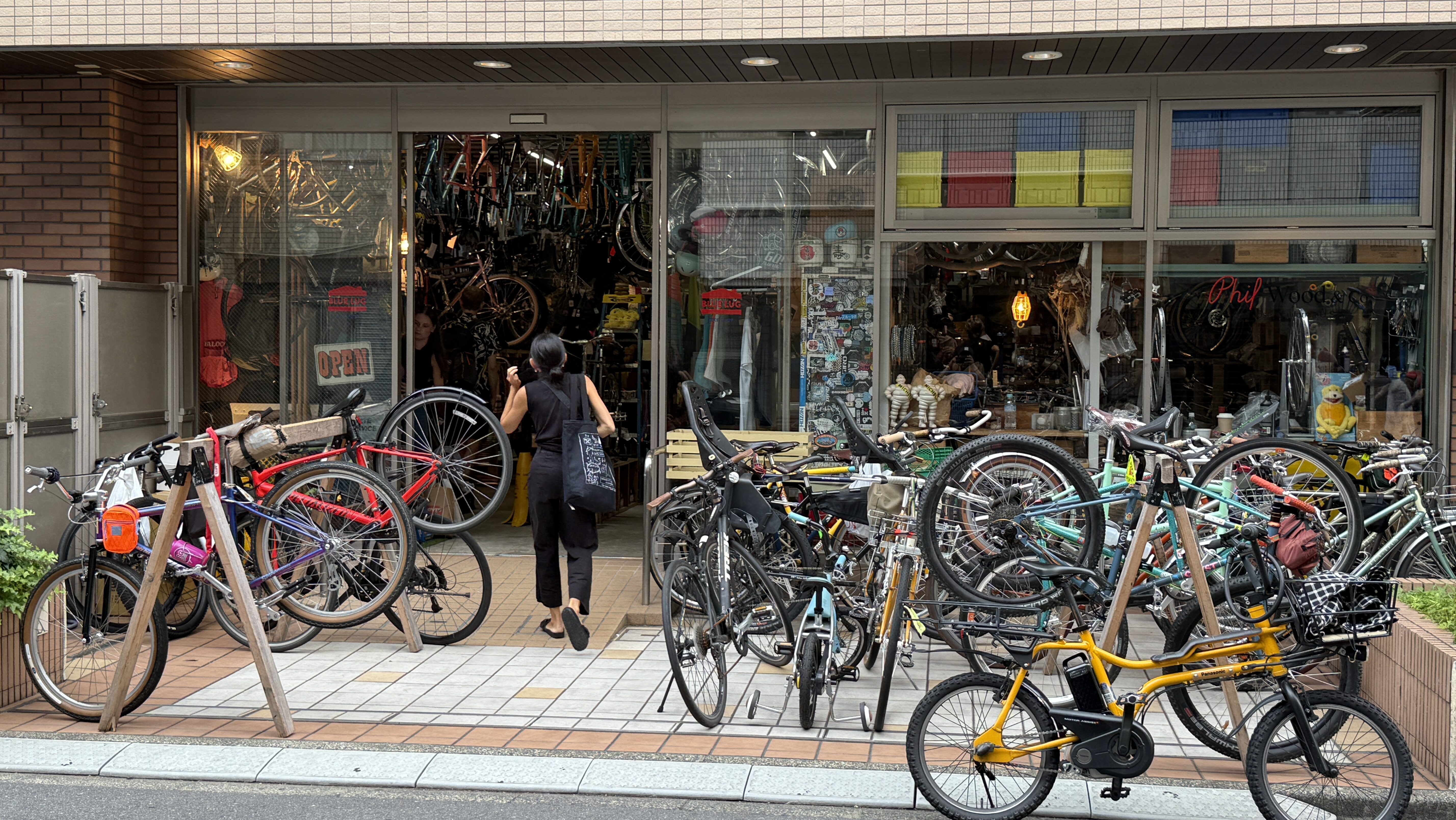 【東京出張記】BLUE LUG代々木公園店とツバメコーヒー。ステムバッグの調達。